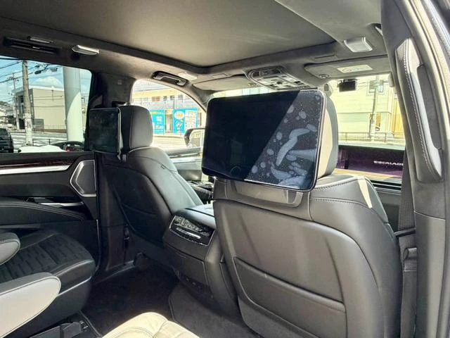 Cadillac ESCALADE 26