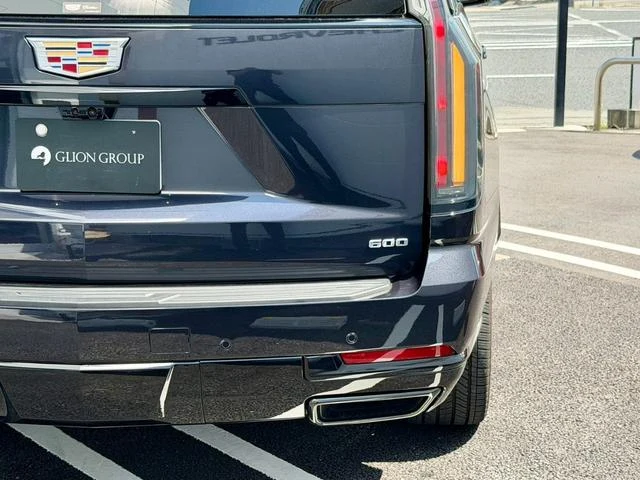 Cadillac ESCALADE 16