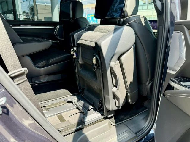 Cadillac ESCALADE 29