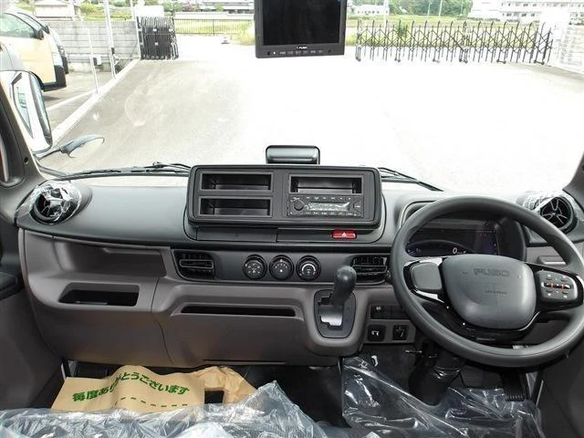 Mitsubishi Fuso CANTER 10