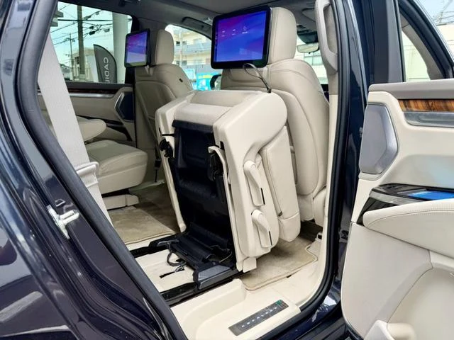 Cadillac ESCALADE 28