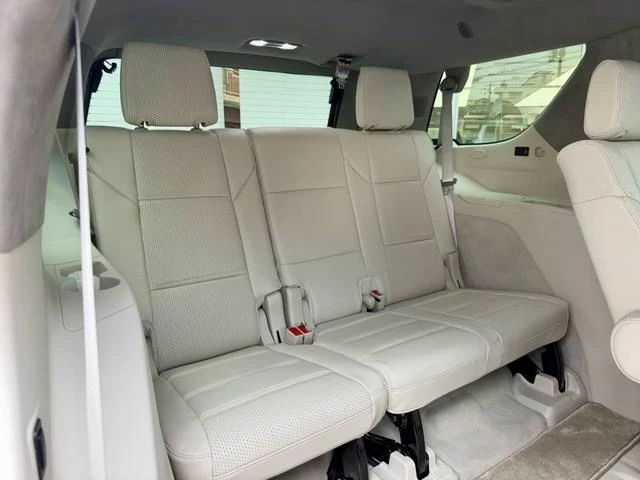 Cadillac ESCALADE 29