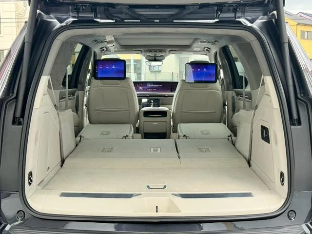 Cadillac ESCALADE 32