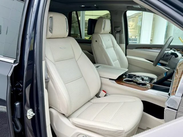 Cadillac ESCALADE 22