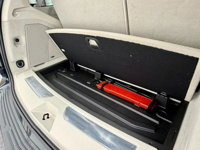 Cadillac ESCALADE 34