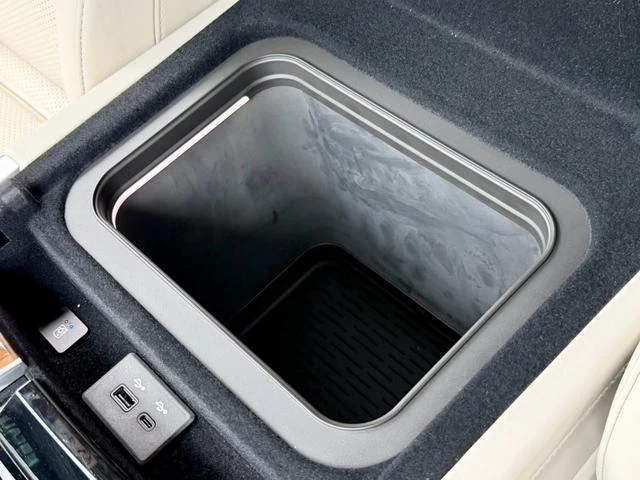 Cadillac ESCALADE 66