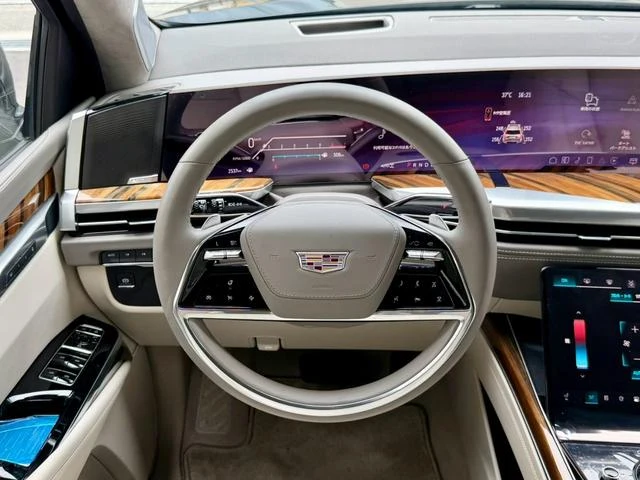 Cadillac ESCALADE 42