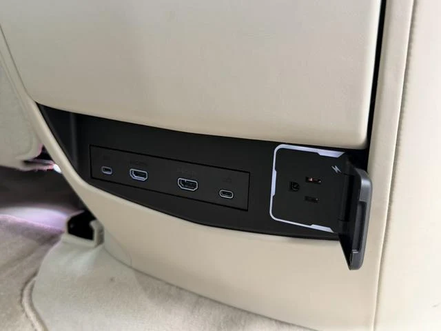 Cadillac ESCALADE 27