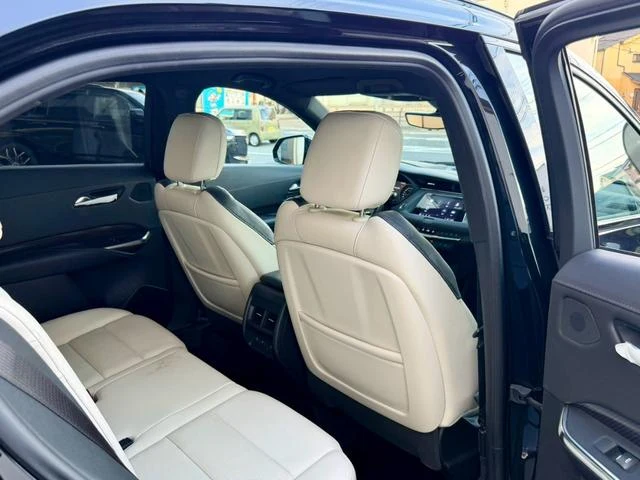 Cadillac XT4 23
