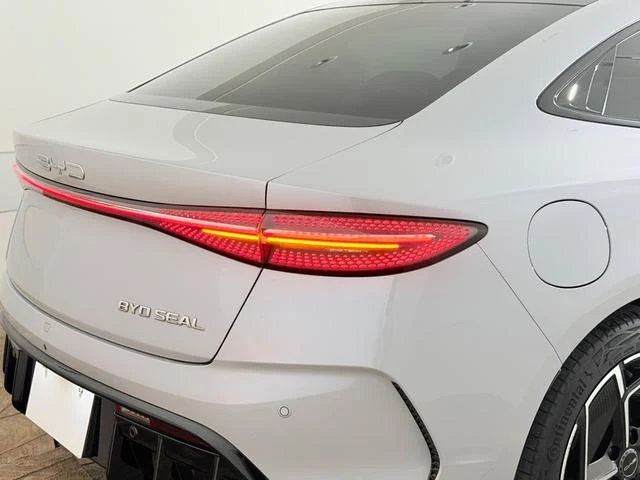 BYD SEAL 56