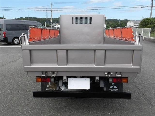 Mitsubishi Fuso CANTER 6