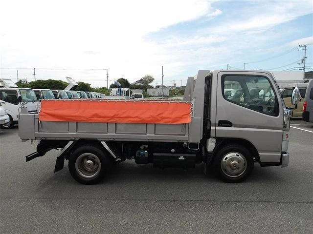 Mitsubishi Fuso CANTER 7