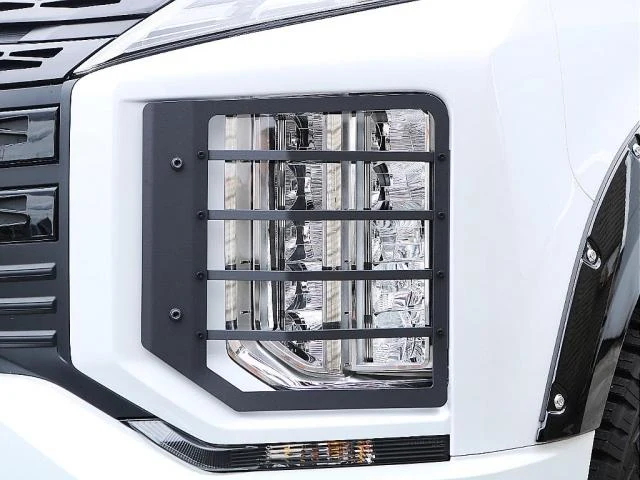 Mitsubishi DELICA 9