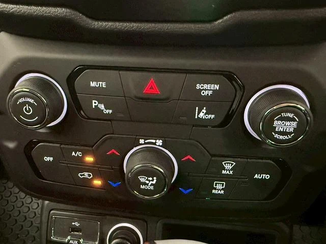 Chrysler JEEP 44