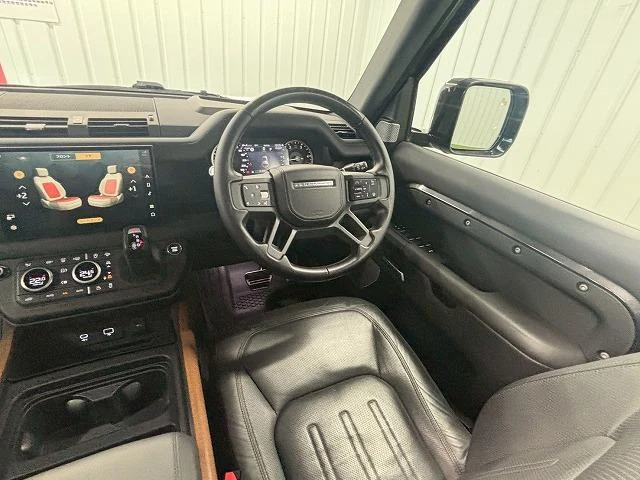 Land Rover DEFENDER 23