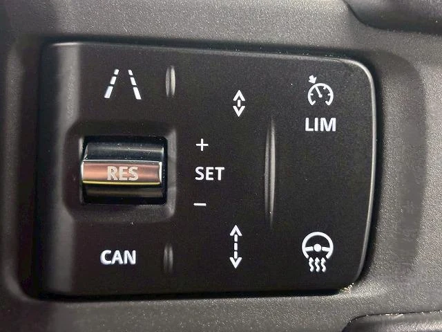 Land Rover DEFENDER 28