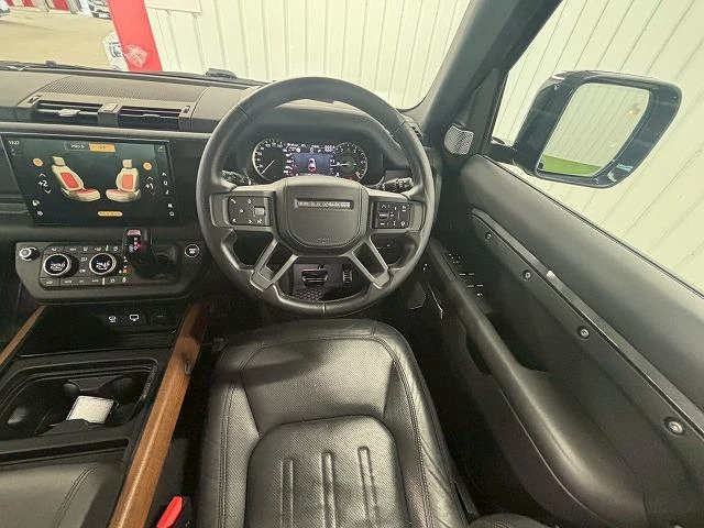 Land Rover DEFENDER 22