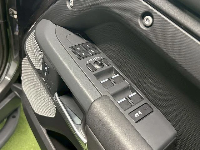 Land Rover DEFENDER 33
