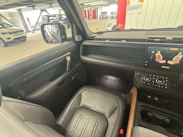 Land Rover DEFENDER 21