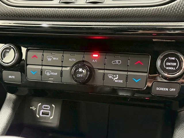 Chrysler JEEP 44