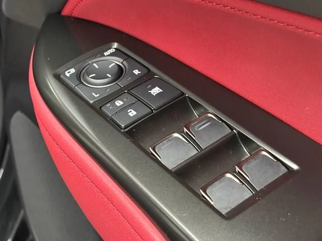 Lexus NX 38