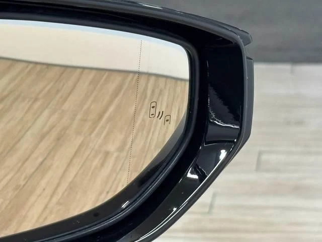 Lexus UX 8