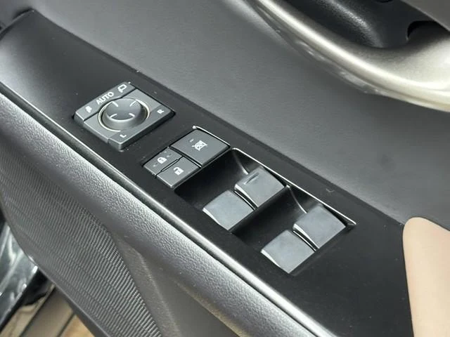 Lexus UX 37