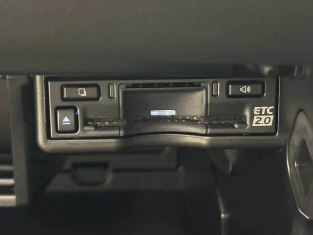 Lexus UX 9