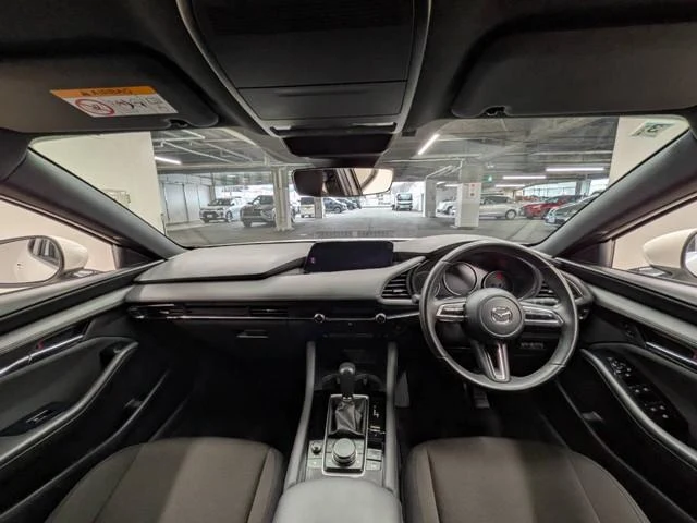 Mazda MAZDA3 21