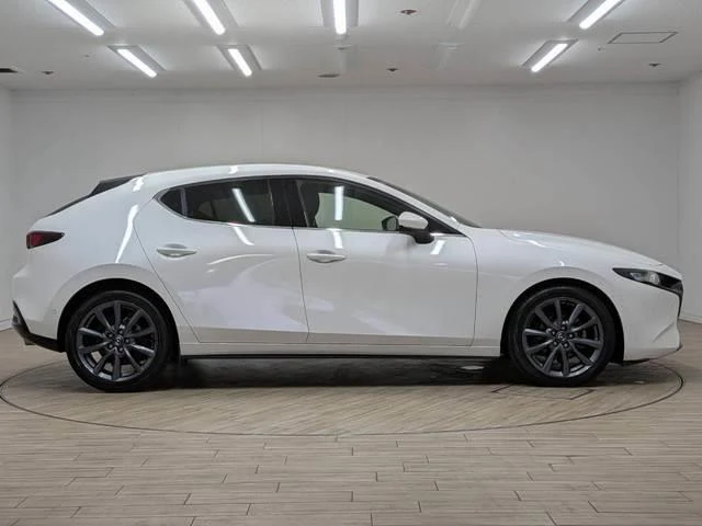 Mazda MAZDA3 18