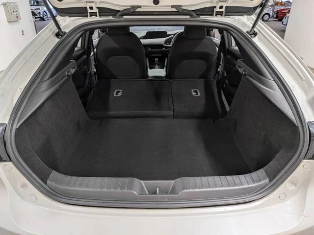 Mazda MAZDA3 27