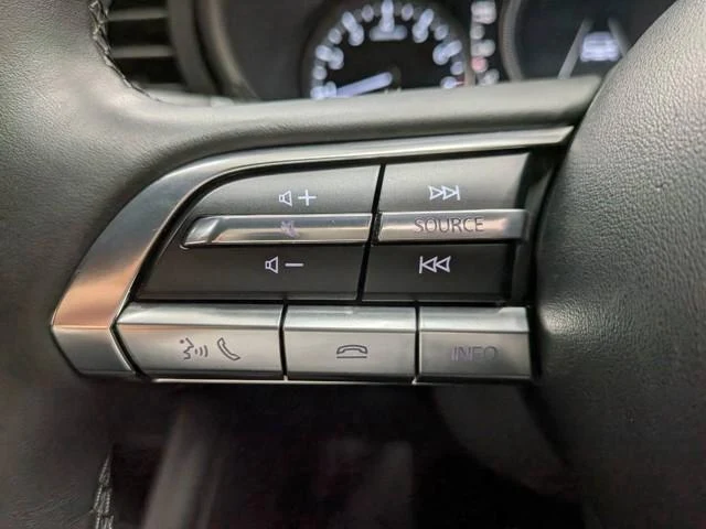 Mazda MAZDA3 32