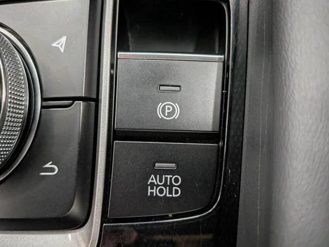 Mazda MAZDA3 48