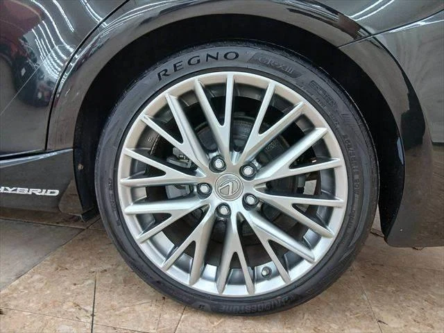 Lexus IS 22