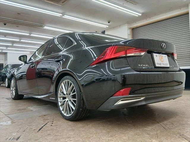 Lexus IS 16