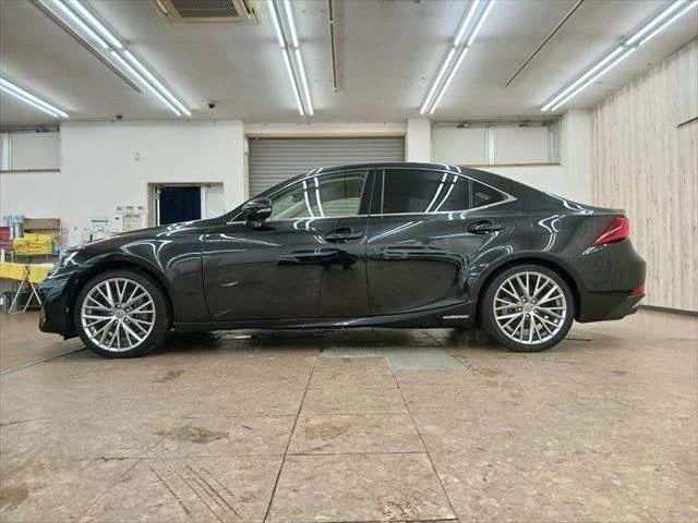 Lexus IS 17