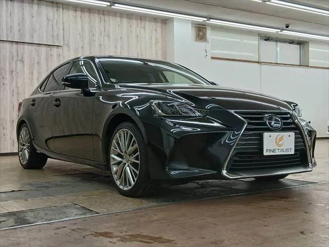 Lexus IS 13