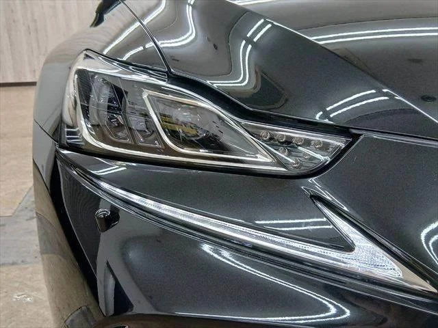 Lexus IS 19