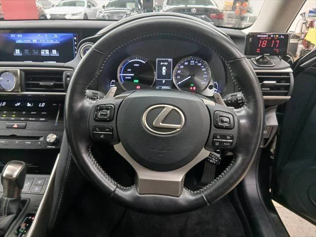 Lexus IS 9