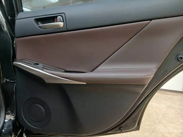 Lexus IS 47