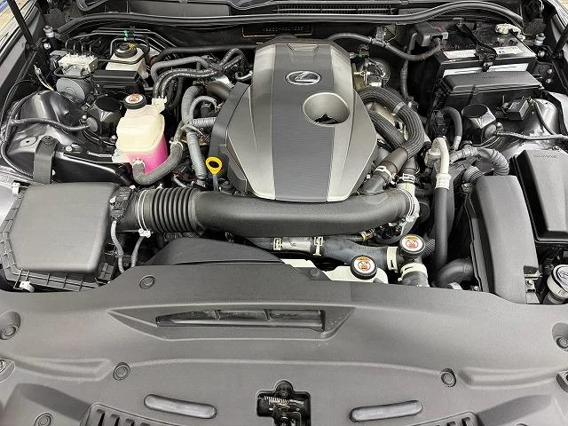 Lexus IS 75