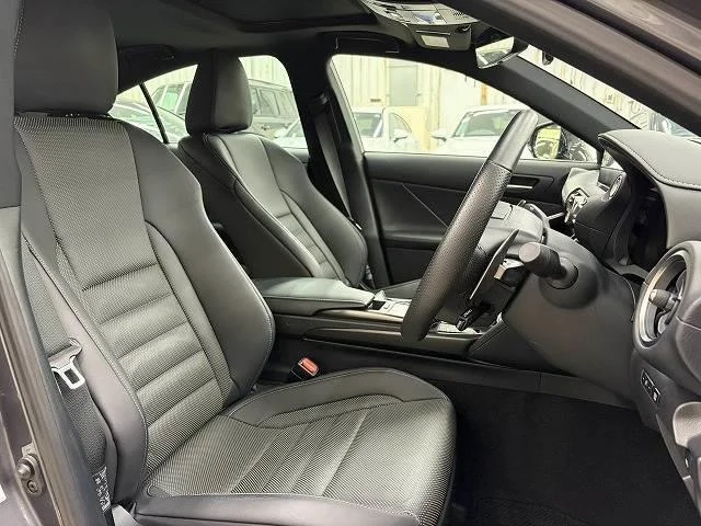 Lexus IS 11