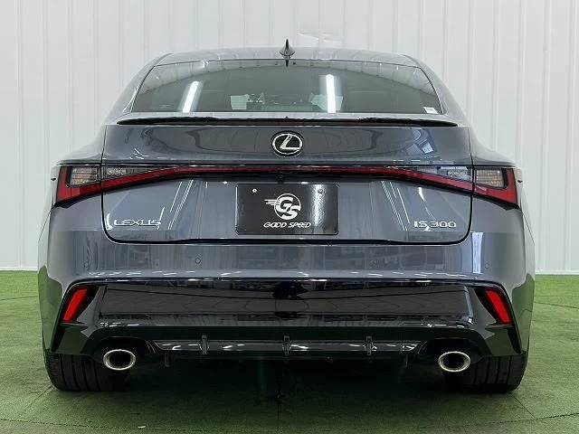 Lexus IS 16