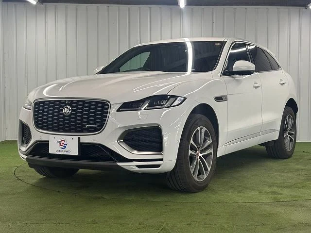 Jaguar F-PACE 63