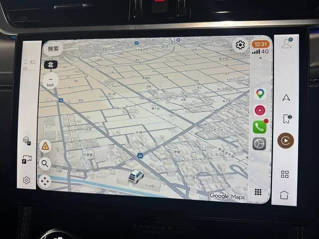 Jaguar F-PACE 4