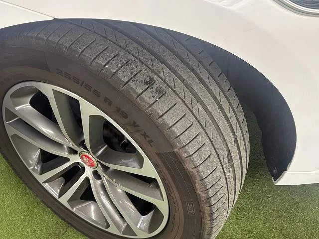 Jaguar F-PACE 61