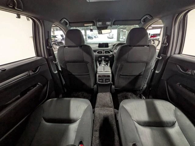 Mazda CX-8 38