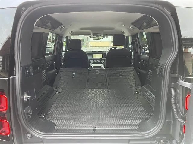 Land Rover DEFENDER 12