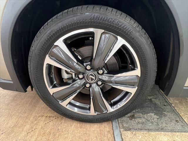 Lexus UX 25