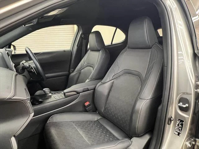 Lexus UX 32